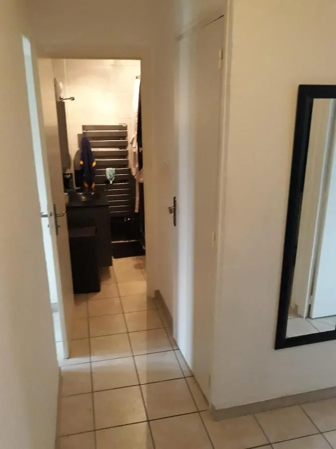 Chambre A2 Dans Un Appartement En Colocation Marseilles Privatunterkunft