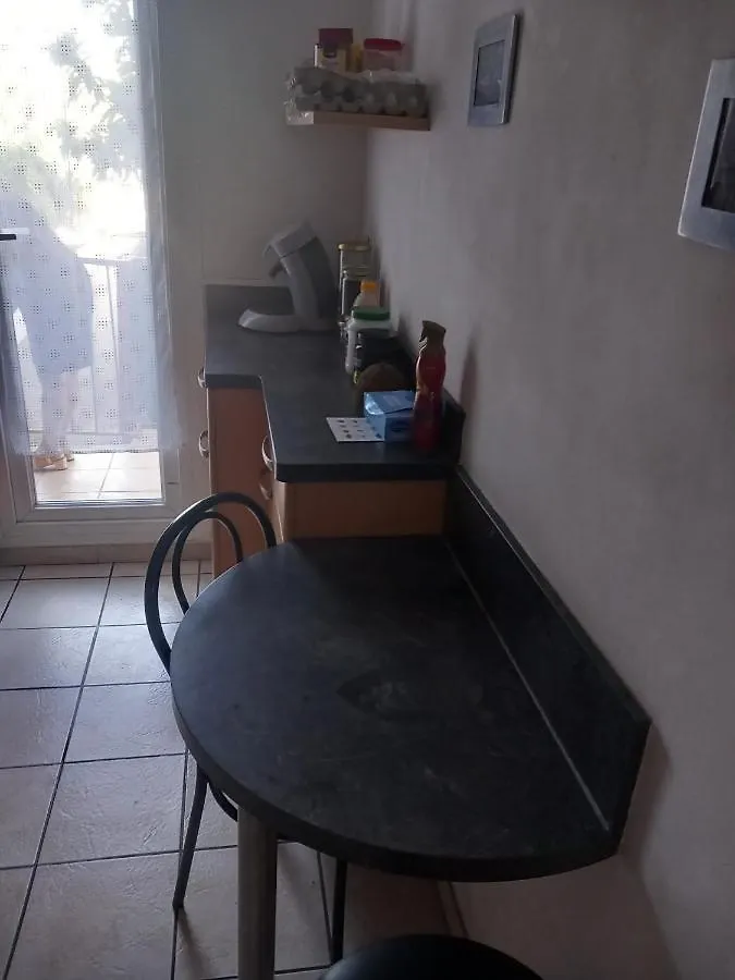 Chambre A2 Dans Un Appartement En Colocation Marseilles 0*,